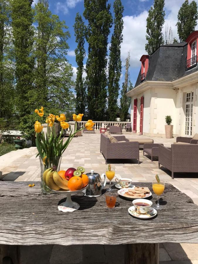 ホテル Le Domaine De Barbizon Saint-Martin-en-Bière エクステリア 写真