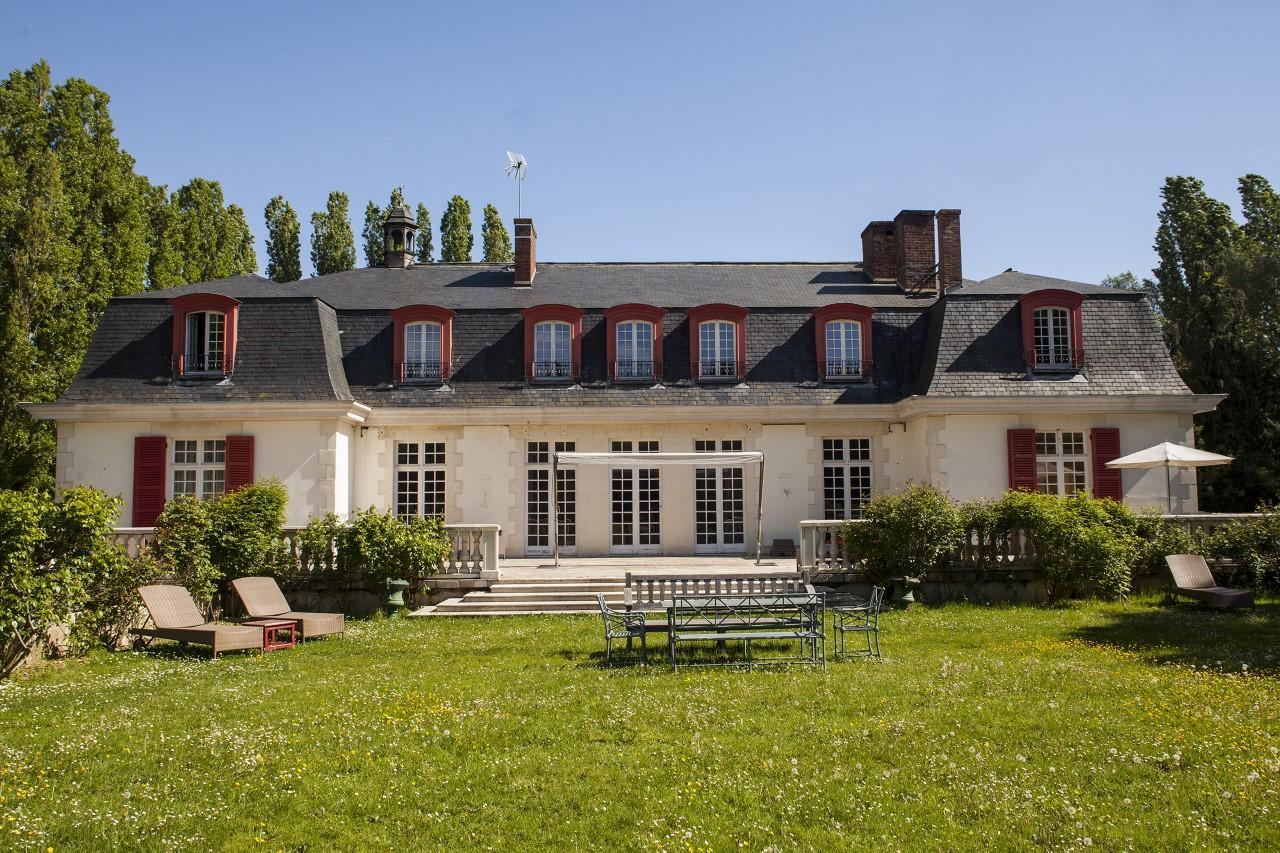 ホテル Le Domaine De Barbizon Saint-Martin-en-Bière エクステリア 写真