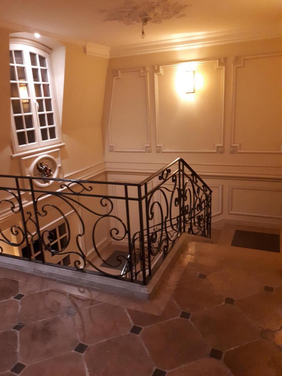 ホテル Le Domaine De Barbizon Saint-Martin-en-Bière エクステリア 写真